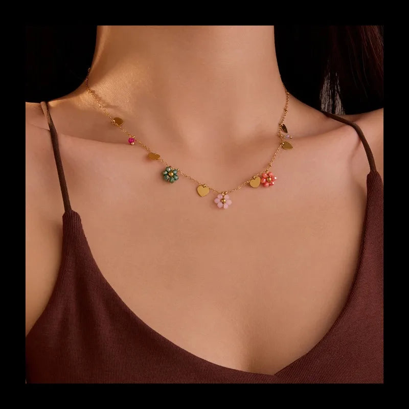 New Xiaoqing Fresh Air Stainless Steel Non-Fading Color Crystal Zircon Flower Love Pendant Necklace Necklace