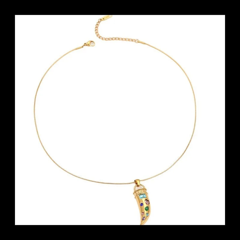 Trendy Fashion Niche Horn Pendant, Colored Zircon Necklace Does Not Fade, Personalized Design, High-end Clavicle Chain