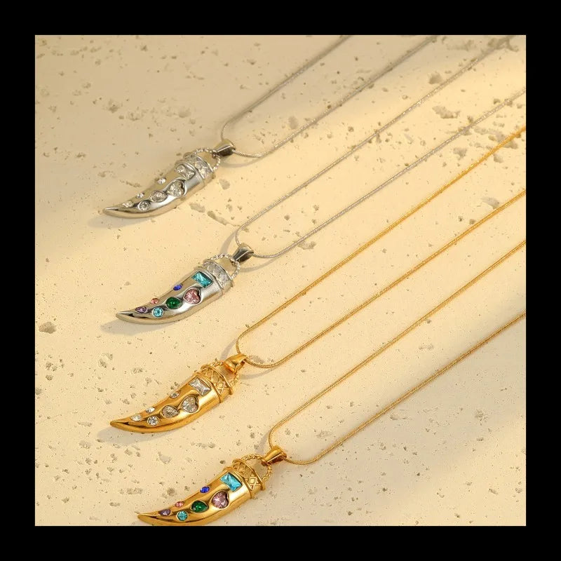 Trendy Fashion Niche Horn Pendant, Colored Zircon Necklace Does Not Fade, Personalized Design, High-end Clavicle Chain
