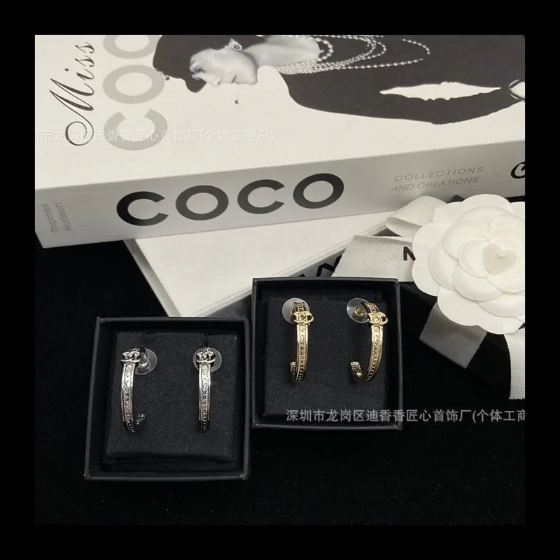 Classic Snake Bone Stud Earrings Light Gold And Silver Needle For Women Versatile Fashion Premium Jewelry