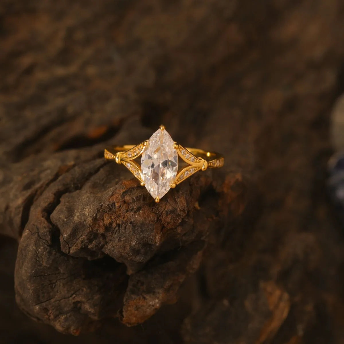 S925 Silver 2CT Marquise Moissanite Ring Fine Jewelry Plated with 18k Gold Suitable for Gift Giving Anniversary Birthday Gift