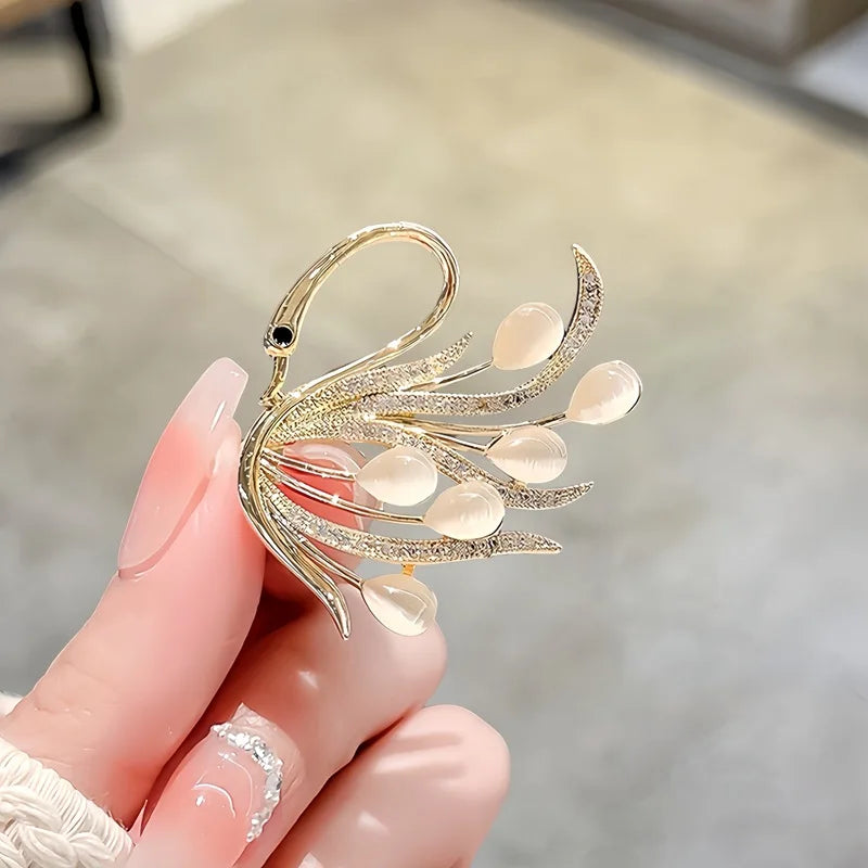 Lovely Birds Butterfly Cat Brooch For Women Pearl Rhinestone Trendy Animal Jewelry Coat Dress Lapel Pins Wedding Party Gifts